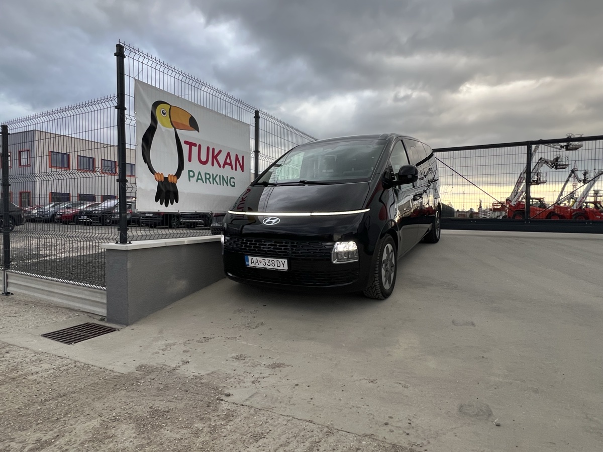 Hyundai Staria
